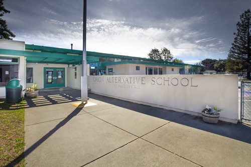 Front of Redwood City School 